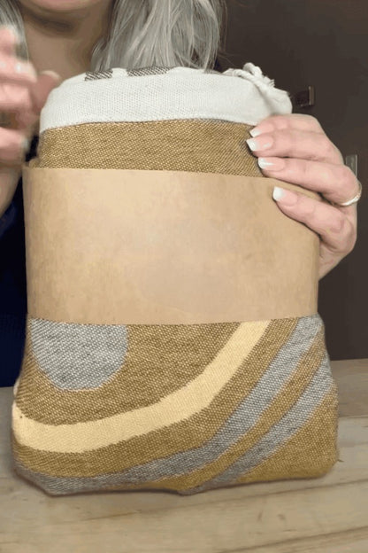 🔥HOT SALE 49% OFF 🔥2-in-1 beach towel bag – converts into a rucksack, with an internal zipped pocket